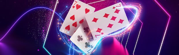 Giao diện live casino q88 với baccarat và dealer thật phát trực tiếp