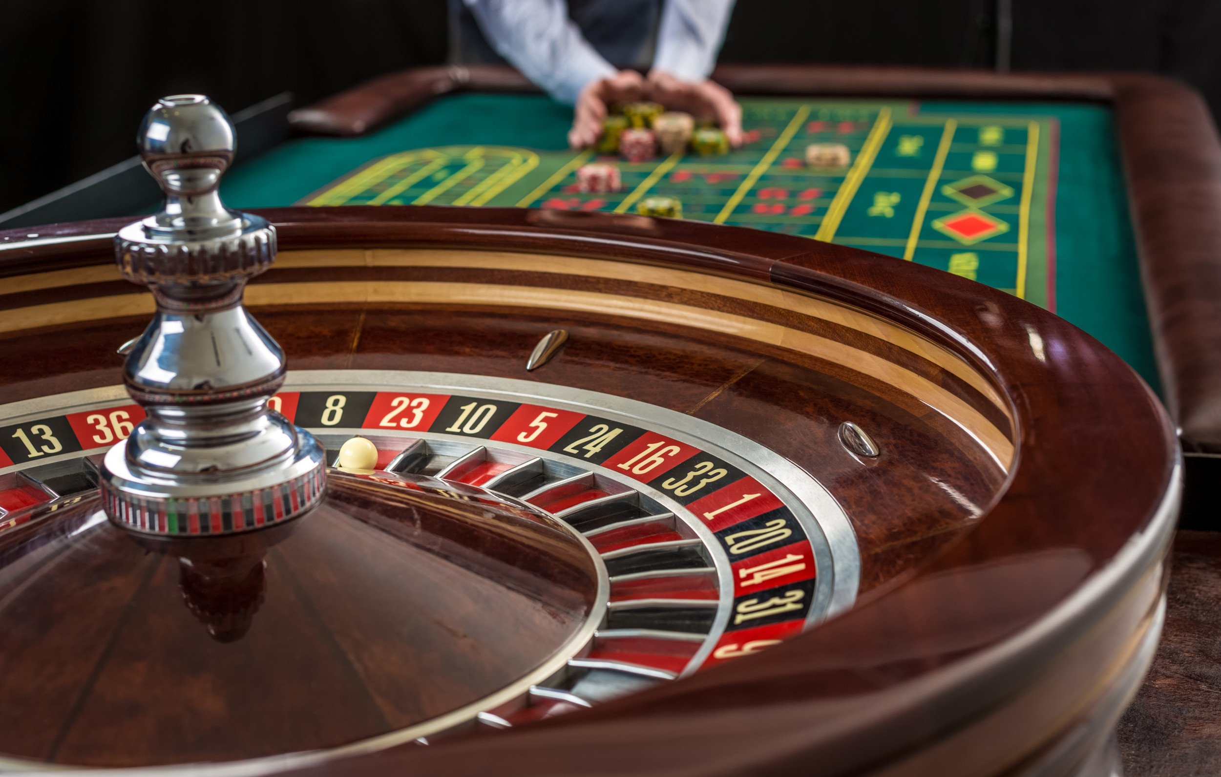 Người dùng Việt Nam xem trận bóng đá và vào sảnh game q88 trên điện thoại